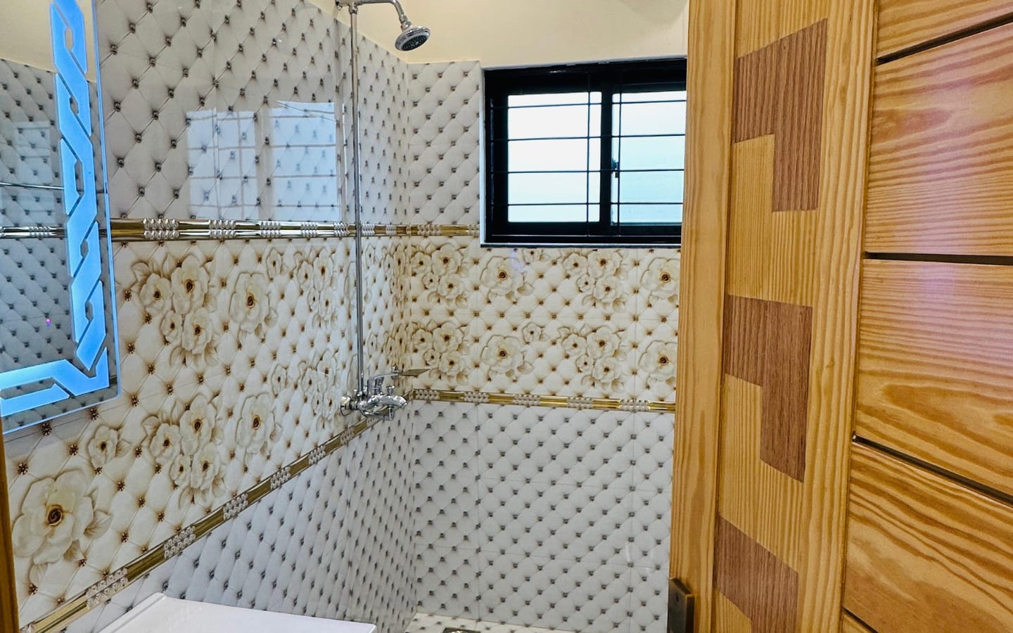 WhatsApp Image 2025-12-02 at 5.07.18 AM